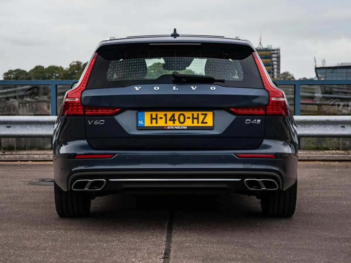 2.0 D4 Inscription | Panoramadak | Intellisafe Pro Line | 360 Camera | HUD |Standkachel | Harman/kardon | Leder | LED | Memory | 19" | Dealeronderhouden