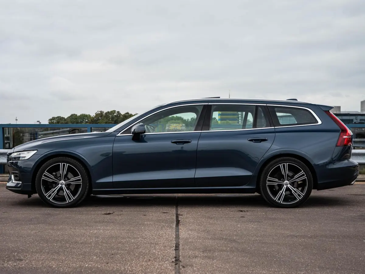 2.0 D4 Inscription | Panoramadak | Intellisafe Pro Line | 360 Camera | HUD |Standkachel | Harman/kardon | Leder | LED | Memory | 19" | Dealeronderhouden