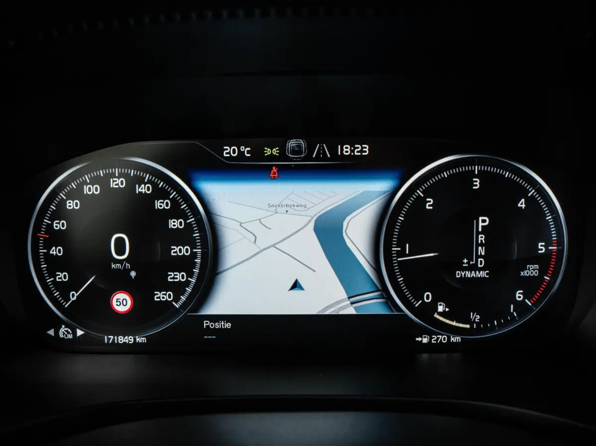 2.0 D4 Inscription | Panoramadak | Intellisafe Pro Line | 360 Camera | HUD |Standkachel | Harman/kardon | Leder | LED | Memory | 19" | Dealeronderhouden