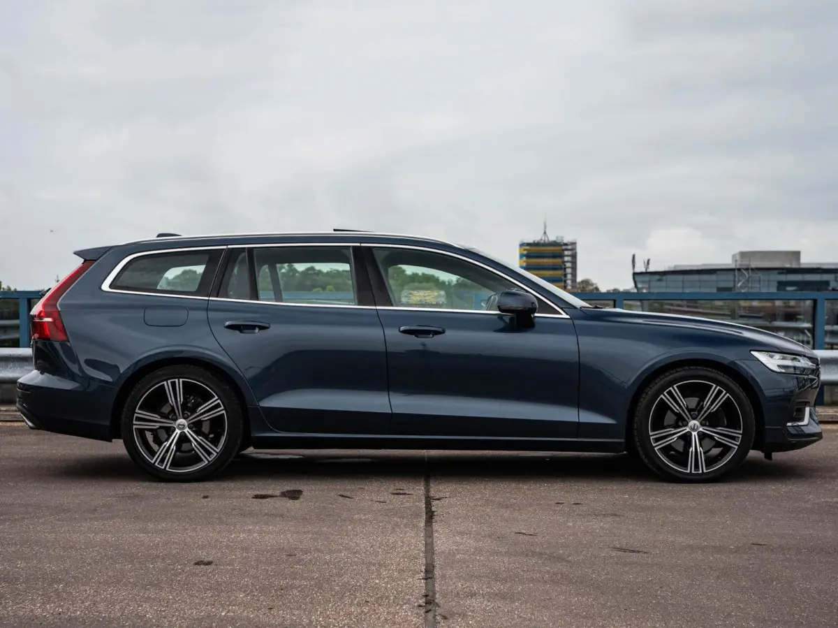2.0 D4 Inscription | Panoramadak | Intellisafe Pro Line | 360 Camera | HUD |Standkachel | Harman/kardon | Leder | LED | Memory | 19" | Dealeronderhouden