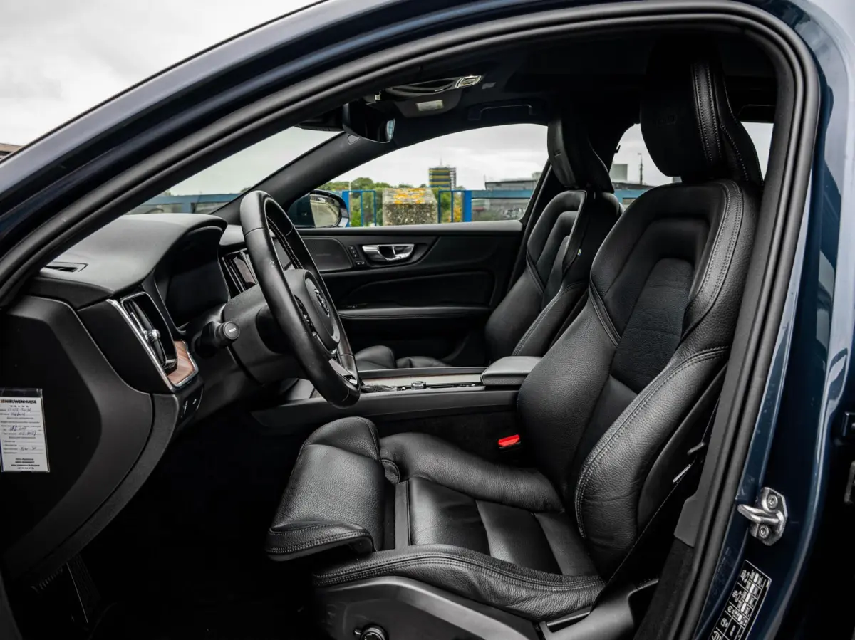 2.0 D4 Inscription | Panoramadak | Intellisafe Pro Line | 360 Camera | HUD |Standkachel | Harman/kardon | Leder | LED | Memory | 19" | Dealeronderhouden