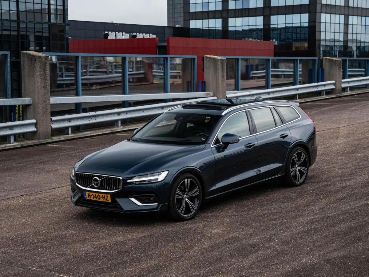 2.0 D4 Inscription | Panoramadak | Intellisafe Pro Line | 360 Camera | HUD |Standkachel | Harman/kardon | Leder | LED | Memory | 19" | Dealeronderhouden