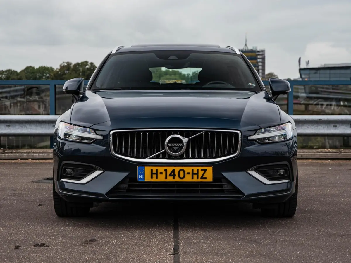 2.0 D4 Inscription | Panoramadak | Intellisafe Pro Line | 360 Camera | HUD |Standkachel | Harman/kardon | Leder | LED | Memory | 19" | Dealeronderhouden