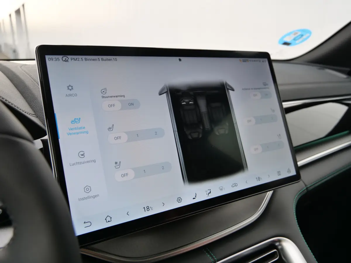 1.5 DM-i FWD Comfort 218 Pk 26,6 kWh PHEV Leder / Panoramadak / 125 km elektr. actieradius