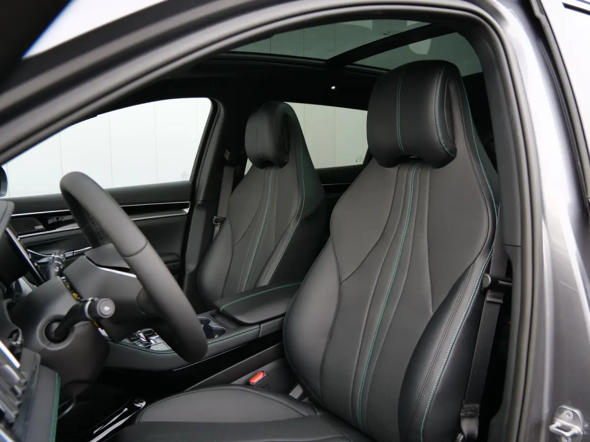 1.5 DM-i FWD Comfort 218 Pk 26,6 kWh PHEV Leder / Panoramadak / 125 km elektr. actieradius