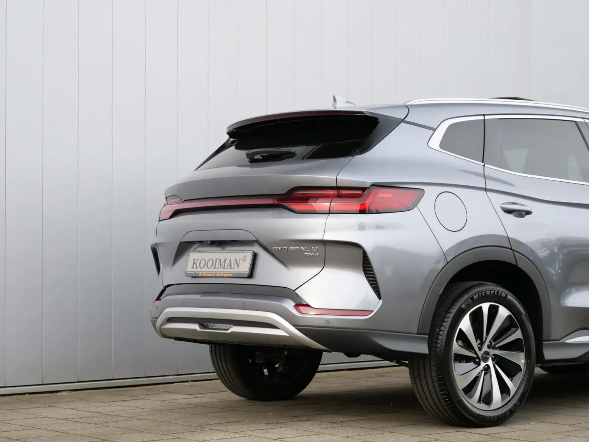 1.5 DM-i FWD Comfort 218 Pk 26,6 kWh PHEV Leder / Panoramadak / 125 km elektr. actieradius
