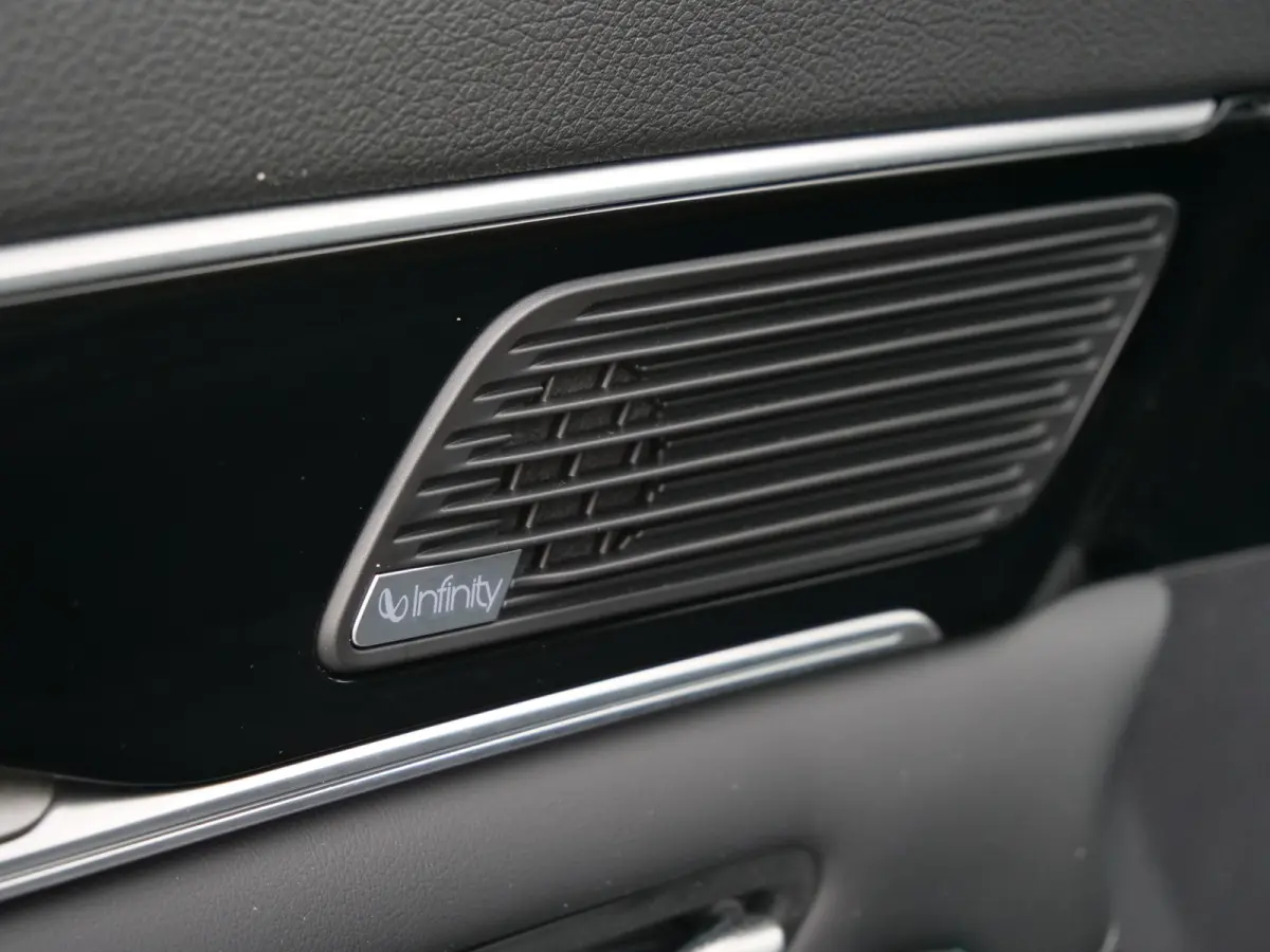 1.5 DM-i FWD Comfort 218 Pk 26,6 kWh PHEV Leder / Panoramadak / 125 km elektr. actieradius