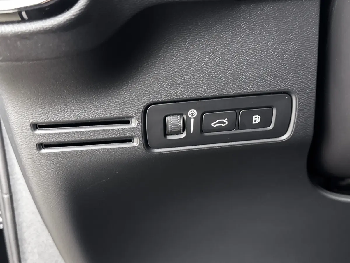 T4 Plus | 18" | Trekhaak | Harman Kardon | Elektr. verst. Stoelen | Stoel/Stuurverwarming | Adaptieve Cruise | BLIS | Keyless | Elektrische Achterklep | Parkeercamera