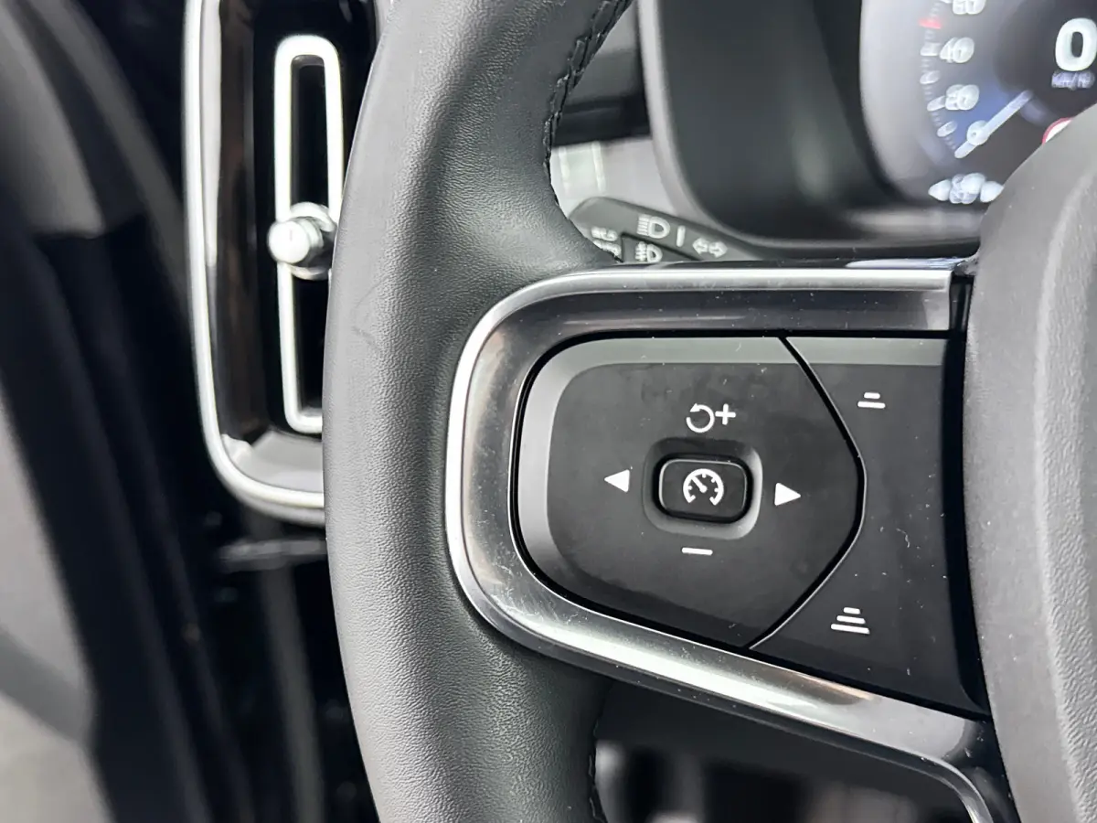 T4 Plus | 18" | Trekhaak | Harman Kardon | Elektr. verst. Stoelen | Stoel/Stuurverwarming | Adaptieve Cruise | BLIS | Keyless | Elektrische Achterklep | Parkeercamera
