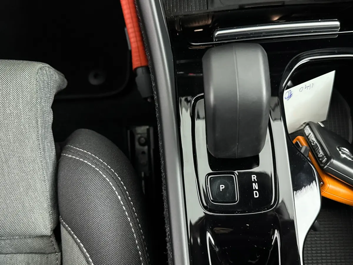T4 Plus | 18" | Trekhaak | Harman Kardon | Elektr. verst. Stoelen | Stoel/Stuurverwarming | Adaptieve Cruise | BLIS | Keyless | Elektrische Achterklep | Parkeercamera
