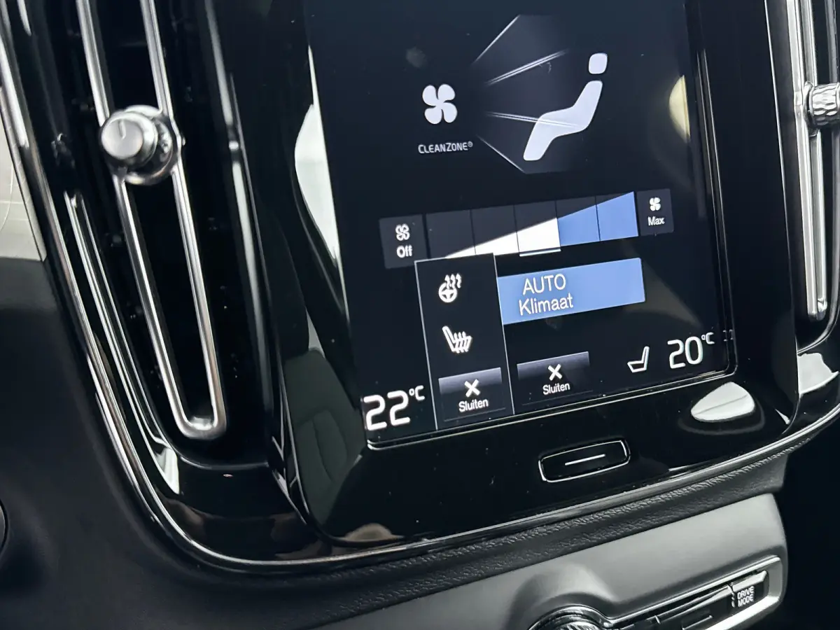 T4 Plus | 18" | Trekhaak | Harman Kardon | Elektr. verst. Stoelen | Stoel/Stuurverwarming | Adaptieve Cruise | BLIS | Keyless | Elektrische Achterklep | Parkeercamera