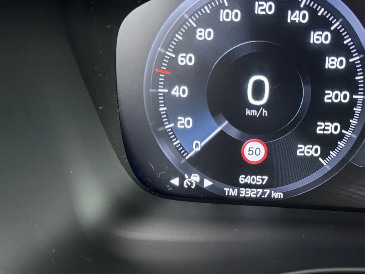 T4 Plus | 18" | Trekhaak | Harman Kardon | Elektr. verst. Stoelen | Stoel/Stuurverwarming | Adaptieve Cruise | BLIS | Keyless | Elektrische Achterklep | Parkeercamera