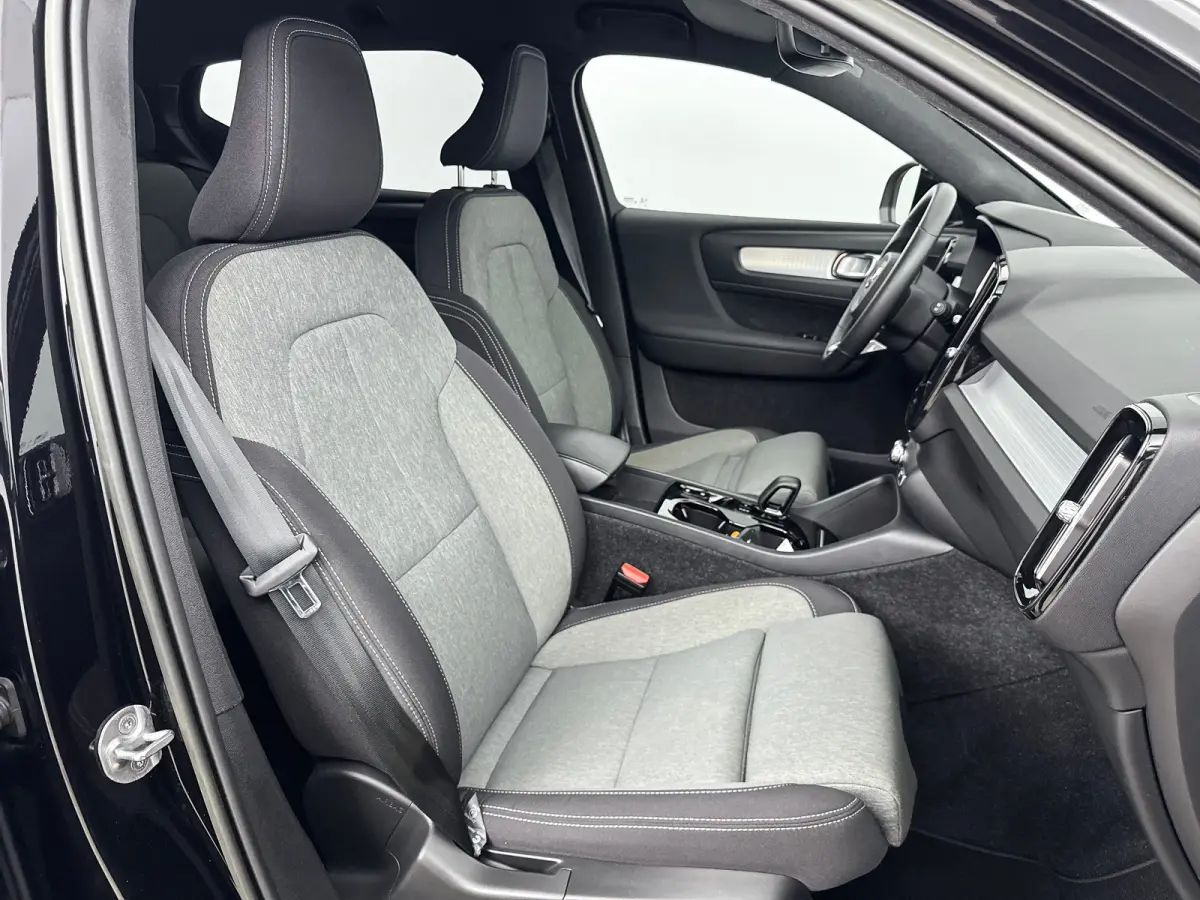 T4 Plus | 18" | Trekhaak | Harman Kardon | Elektr. verst. Stoelen | Stoel/Stuurverwarming | Adaptieve Cruise | BLIS | Keyless | Elektrische Achterklep | Parkeercamera