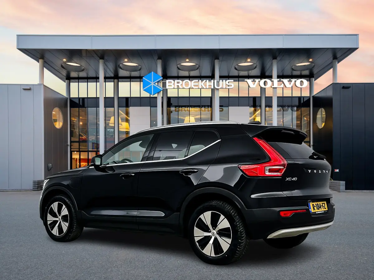 T4 Plus | 18" | Trekhaak | Harman Kardon | Elektr. verst. Stoelen | Stoel/Stuurverwarming | Adaptieve Cruise | BLIS | Keyless | Elektrische Achterklep | Parkeercamera