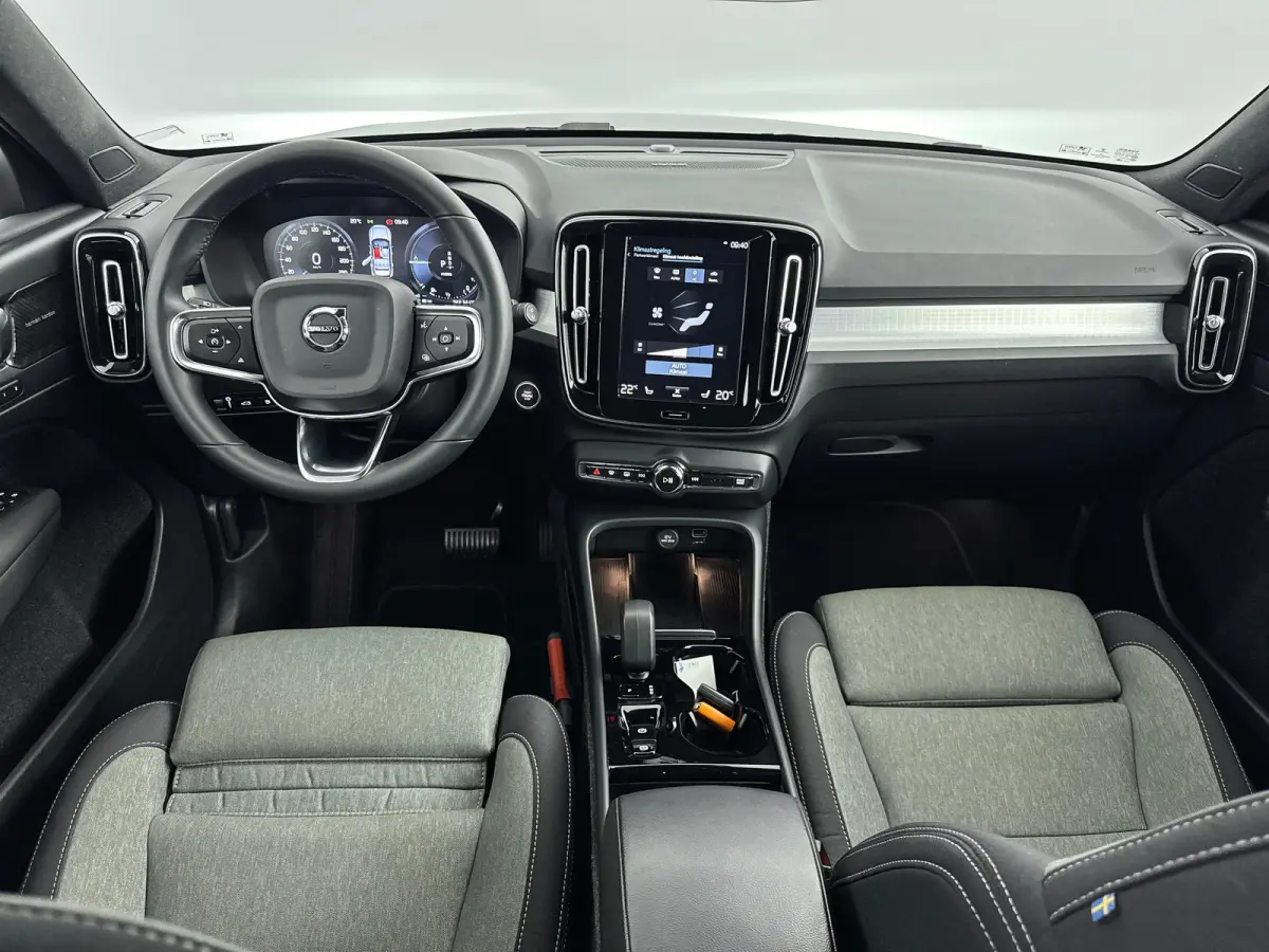 T4 Plus | 18" | Trekhaak | Harman Kardon | Elektr. verst. Stoelen | Stoel/Stuurverwarming | Adaptieve Cruise | BLIS | Keyless | Elektrische Achterklep | Parkeercamera