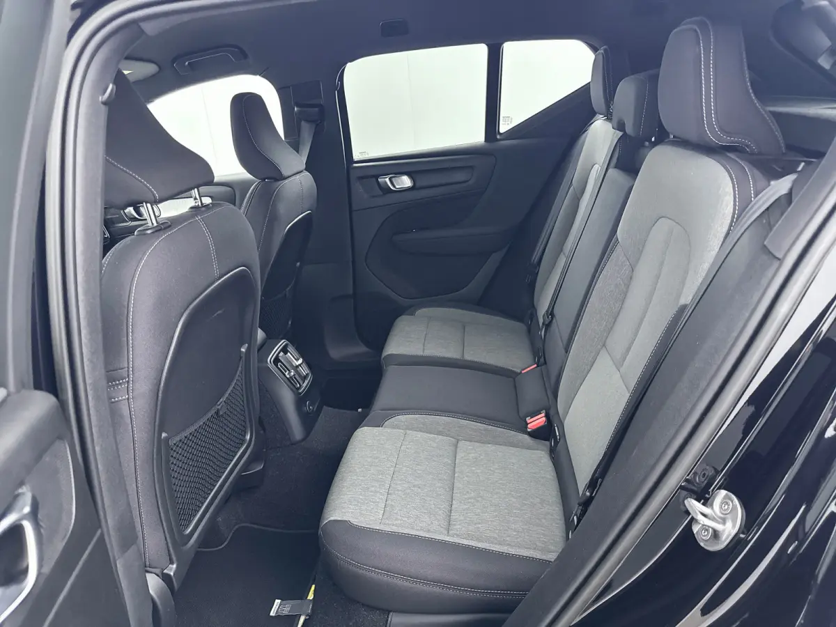 T4 Plus | 18" | Trekhaak | Harman Kardon | Elektr. verst. Stoelen | Stoel/Stuurverwarming | Adaptieve Cruise | BLIS | Keyless | Elektrische Achterklep | Parkeercamera