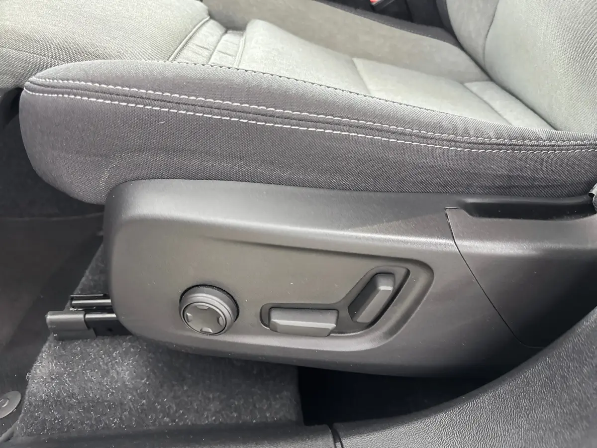 T4 Plus | 18" | Trekhaak | Harman Kardon | Elektr. verst. Stoelen | Stoel/Stuurverwarming | Adaptieve Cruise | BLIS | Keyless | Elektrische Achterklep | Parkeercamera