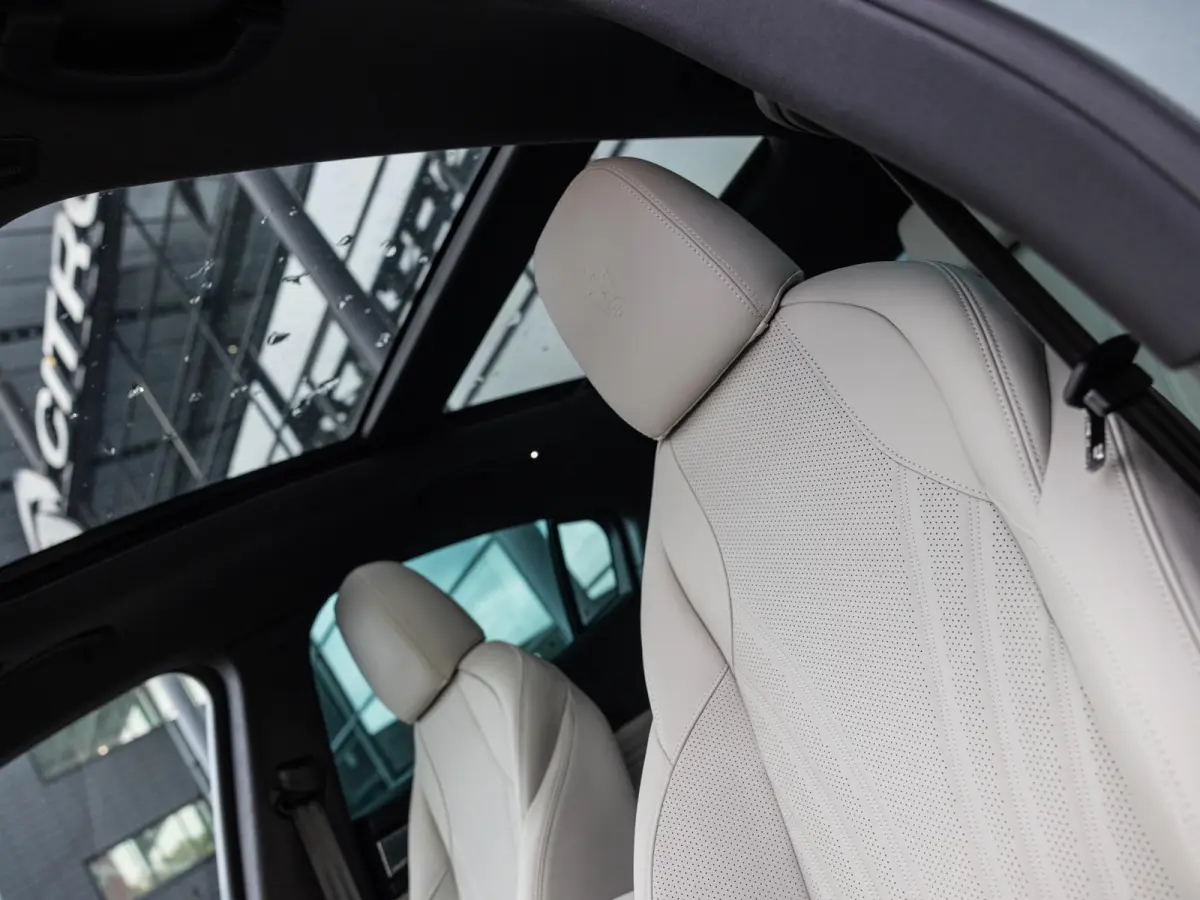 2.0 MHEV Modena | 330pk | panoramadak | 360 camera | sonus faber geluid systeem