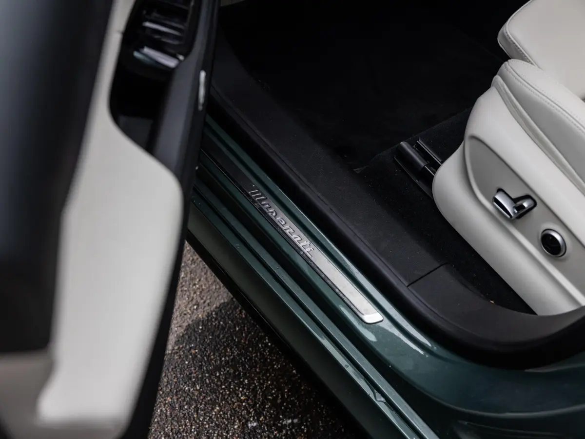 2.0 MHEV Modena | 330pk | panoramadak | 360 camera | sonus faber geluid systeem