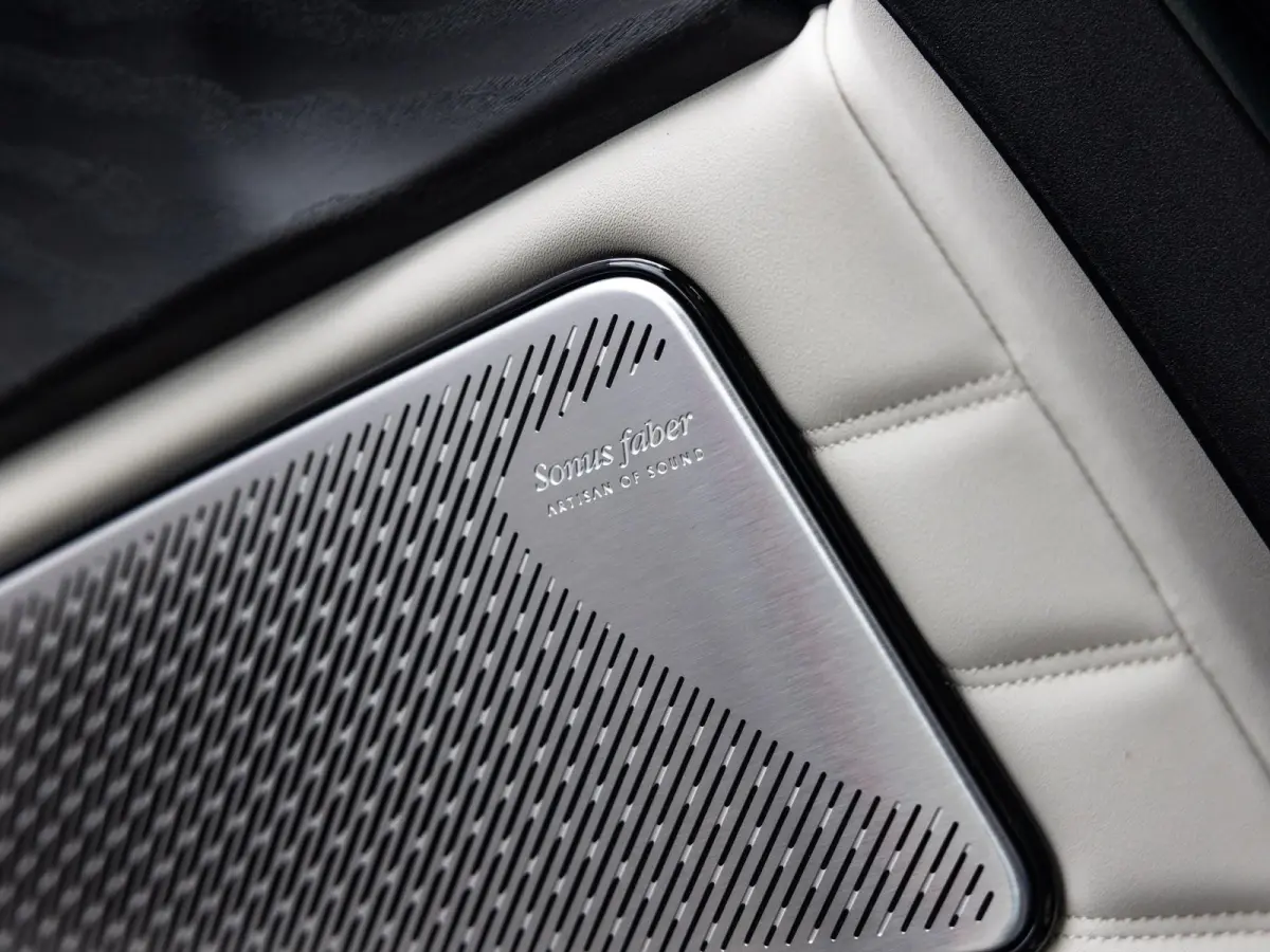 2.0 MHEV Modena | 330pk | panoramadak | 360 camera | sonus faber geluid systeem