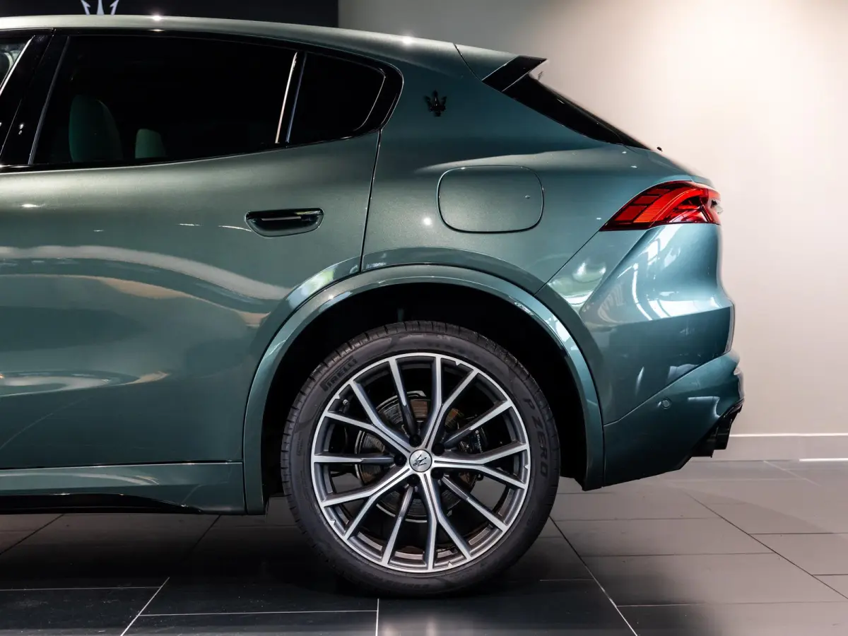 2.0 MHEV Modena | 330pk | panoramadak | 360 camera | sonus faber geluid systeem