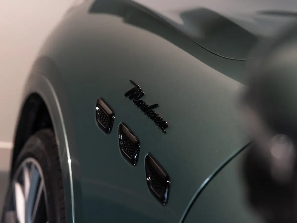 2.0 MHEV Modena | 330pk | panoramadak | 360 camera | sonus faber geluid systeem