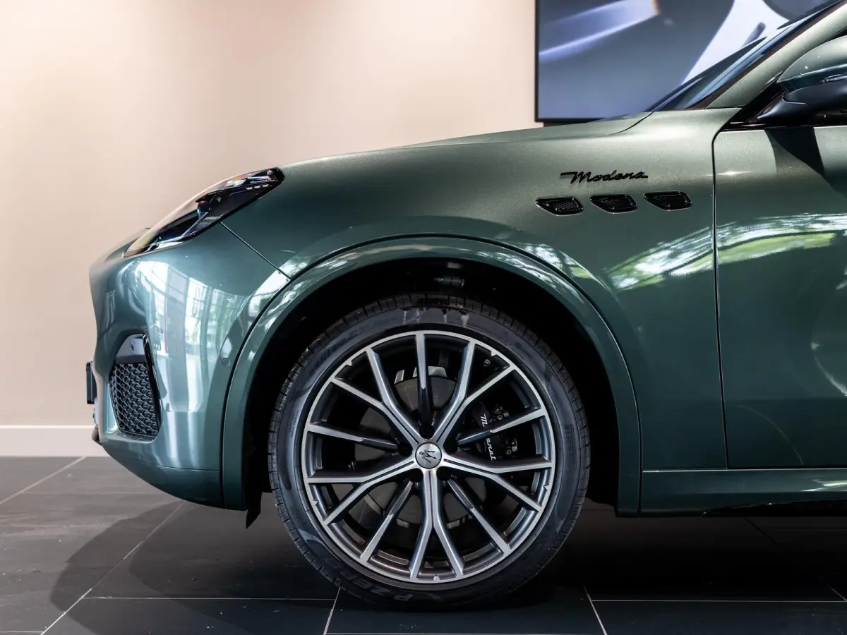 2.0 MHEV Modena | 330pk | panoramadak | 360 camera | sonus faber geluid systeem