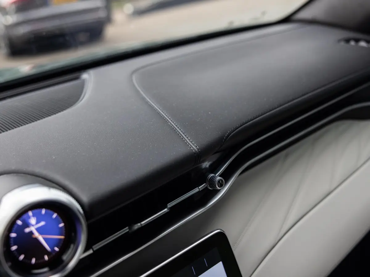 2.0 MHEV Modena | 330pk | panoramadak | 360 camera | sonus faber geluid systeem