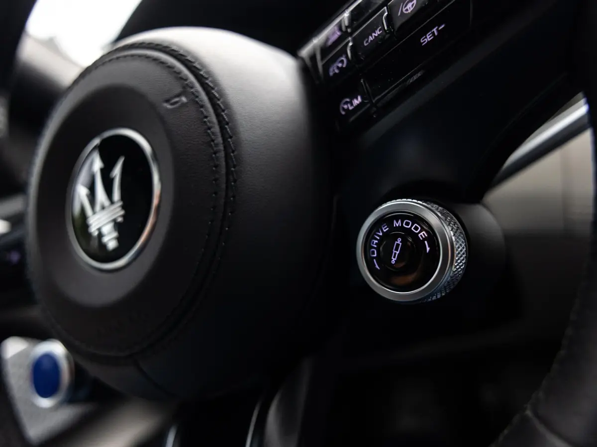 2.0 MHEV Modena | 330pk | panoramadak | 360 camera | sonus faber geluid systeem