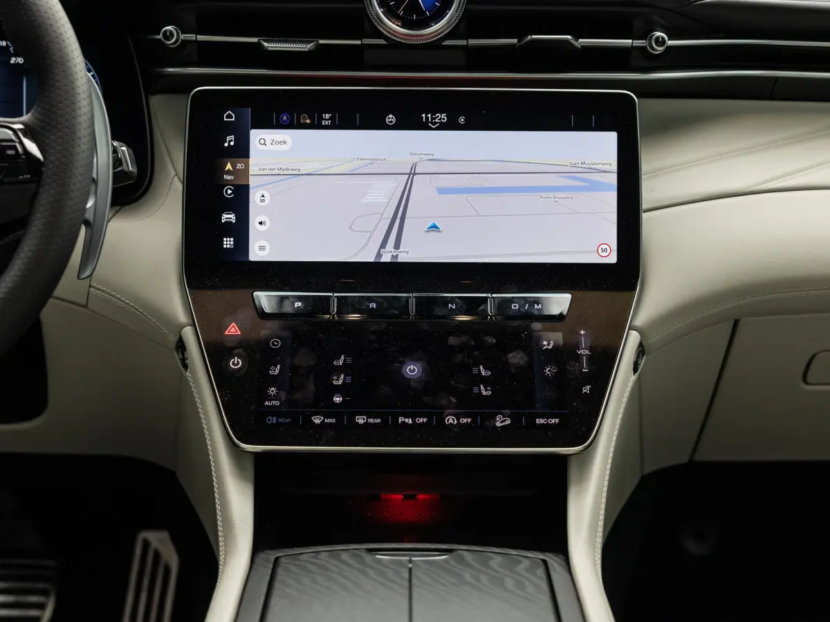 2.0 MHEV Modena | 330pk | panoramadak | 360 camera | sonus faber geluid systeem
