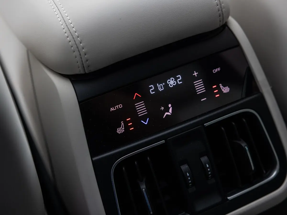 2.0 MHEV Modena | 330pk | panoramadak | 360 camera | sonus faber geluid systeem