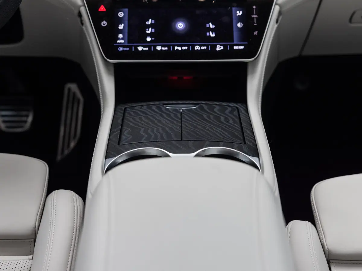2.0 MHEV Modena | 330pk | panoramadak | 360 camera | sonus faber geluid systeem