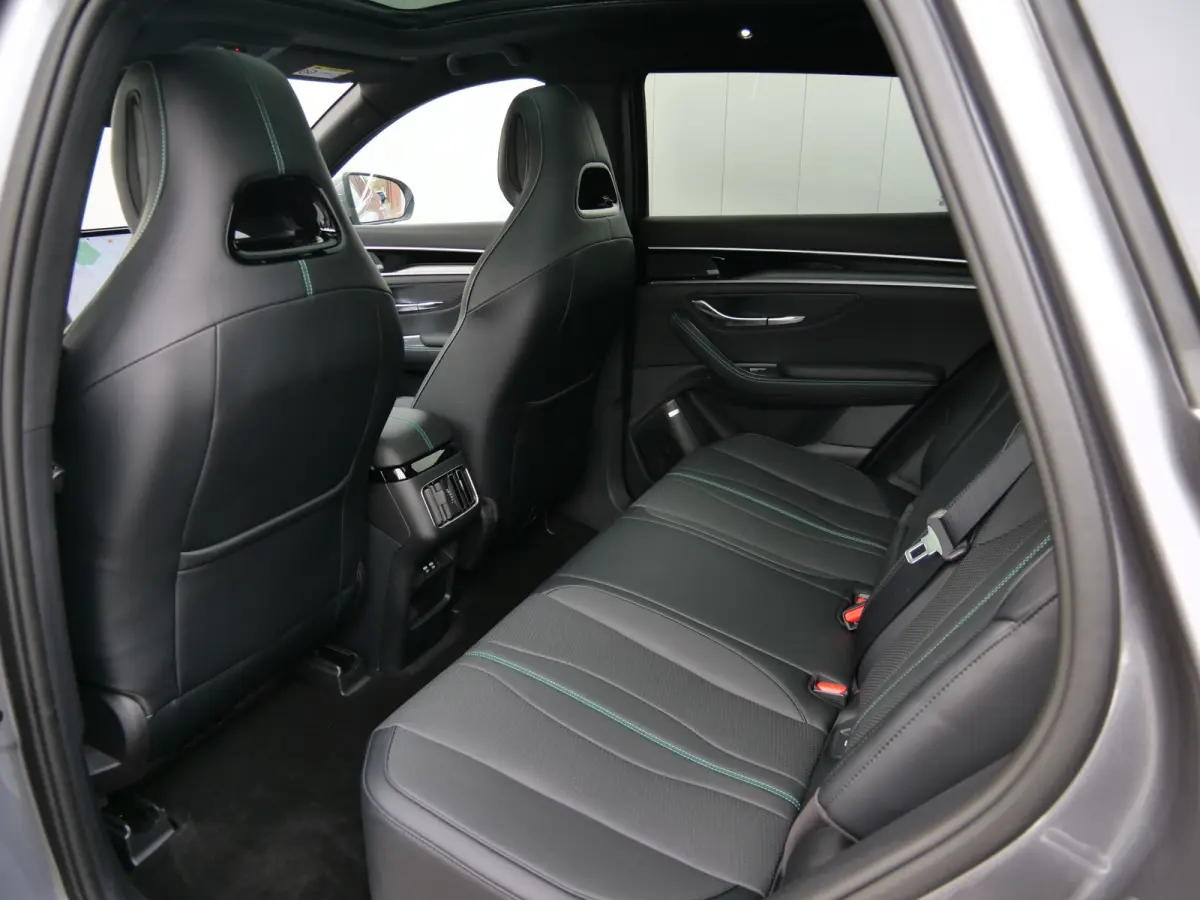 1.5 DM-i FWD Comfort 218 Pk 26,6 kWh PHEV Leder / Panoramadak / 125 km elektr. actieradius