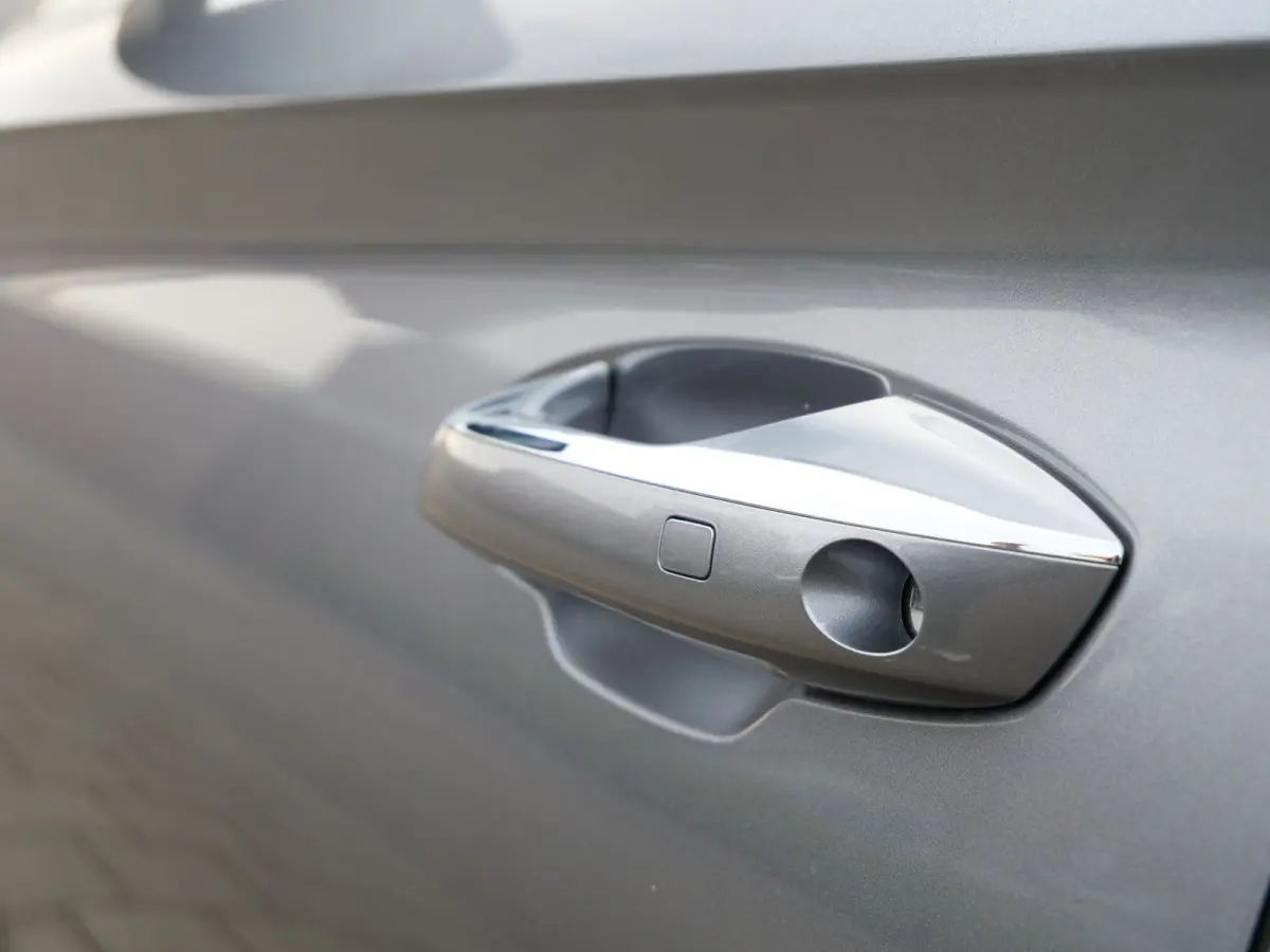 1.5 DM-i FWD Comfort 218 Pk 26,6 kWh PHEV Leder / Panoramadak / 125 km elektr. actieradius