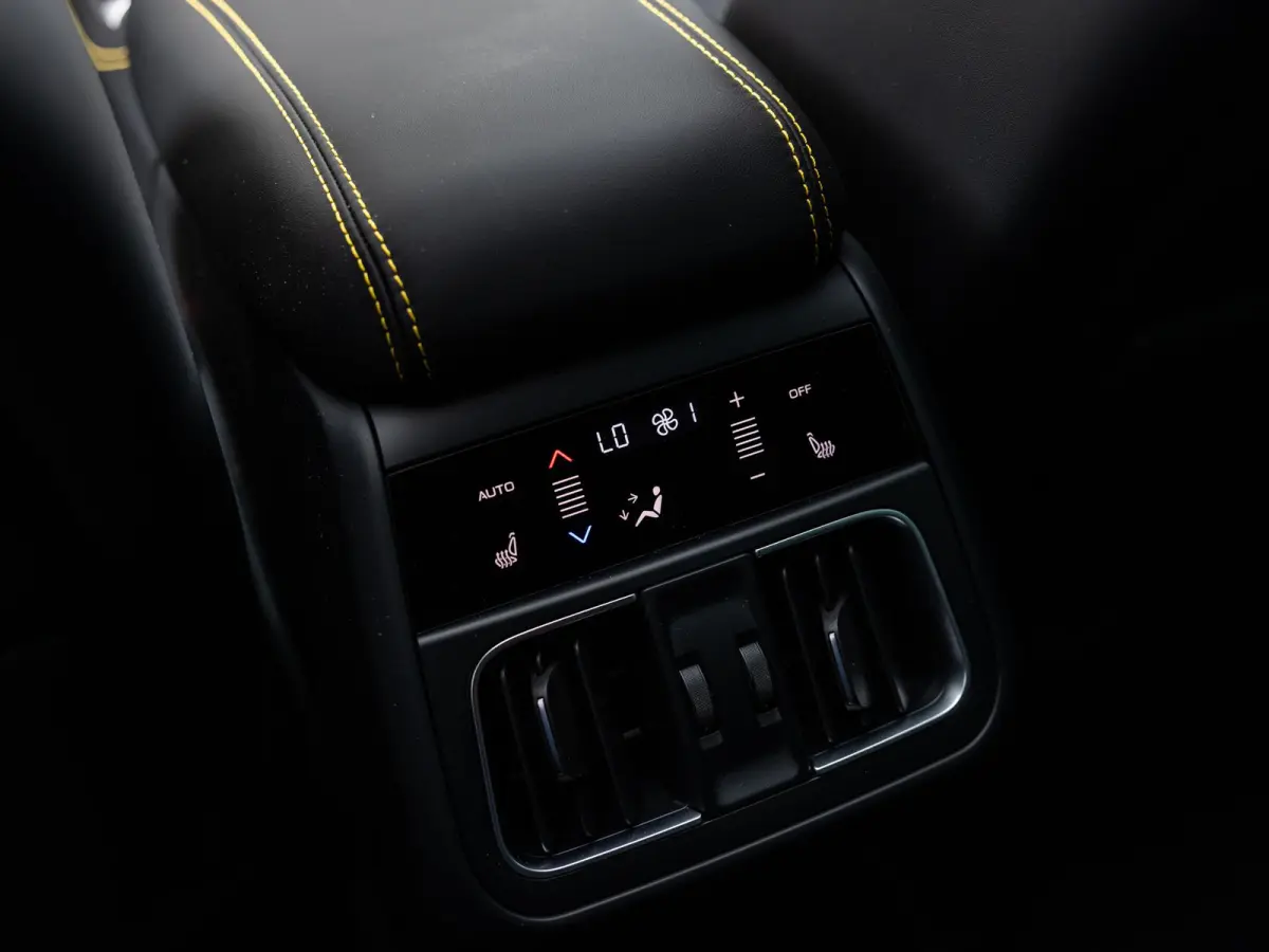 AWD Folgore 105kWh | 550pk | panoramadak | 360 camera | sonus faber geluid systeem