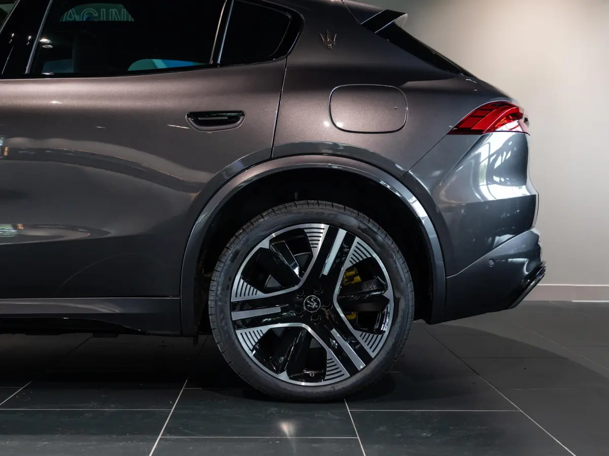 AWD Folgore 105kWh | 550pk | panoramadak | 360 camera | sonus faber geluid systeem