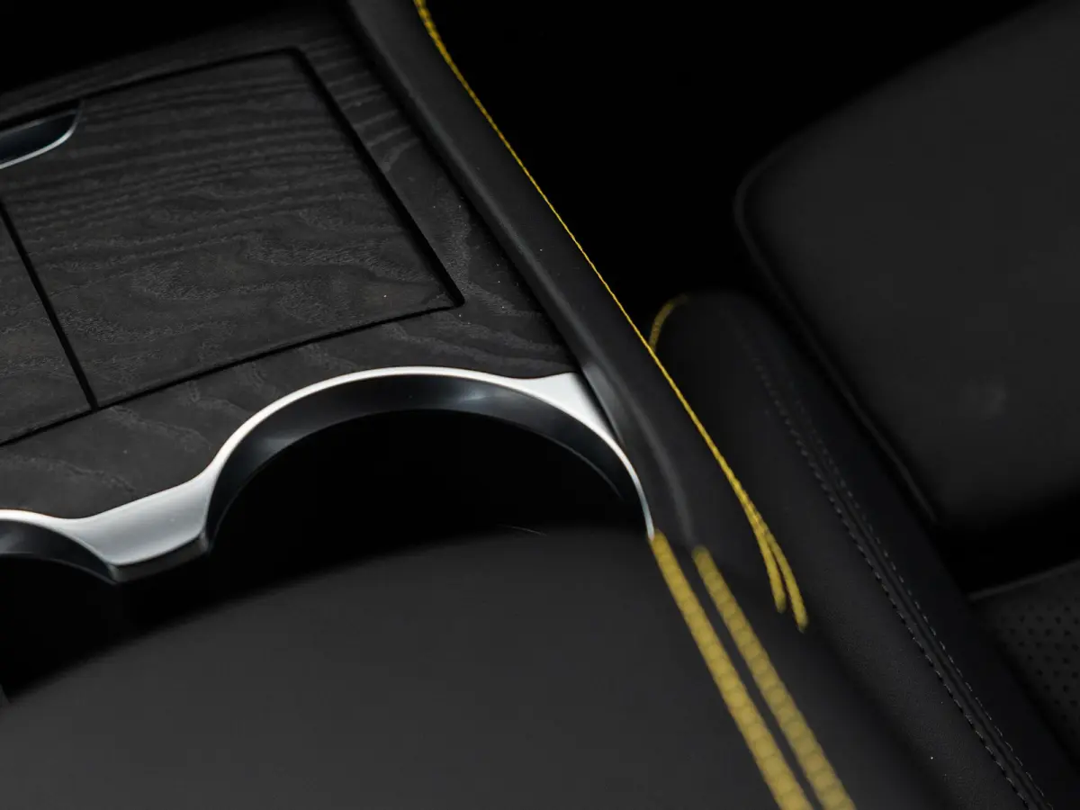 AWD Folgore 105kWh | 550pk | panoramadak | 360 camera | sonus faber geluid systeem