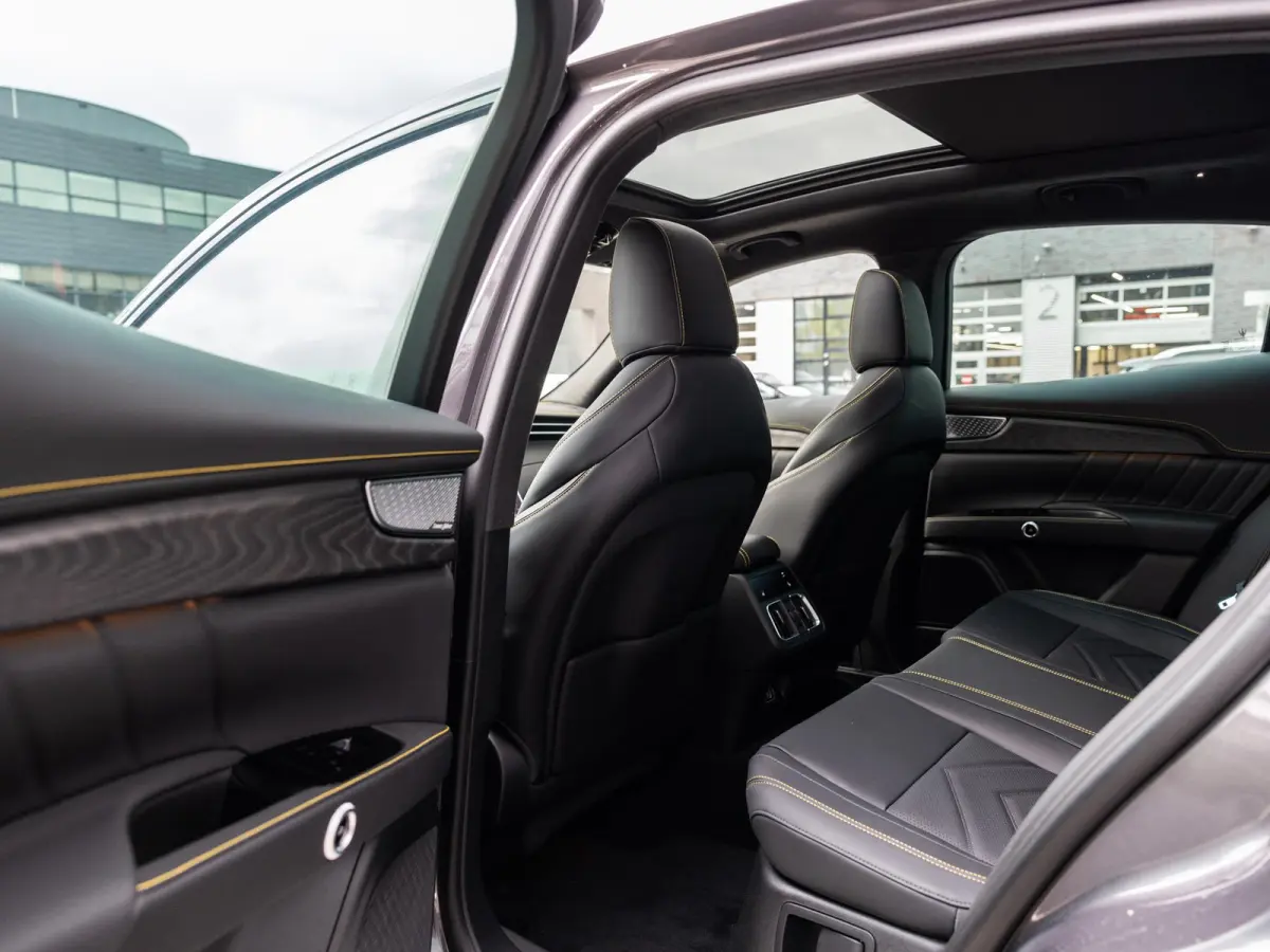 AWD Folgore 105kWh | 550pk | panoramadak | 360 camera | sonus faber geluid systeem