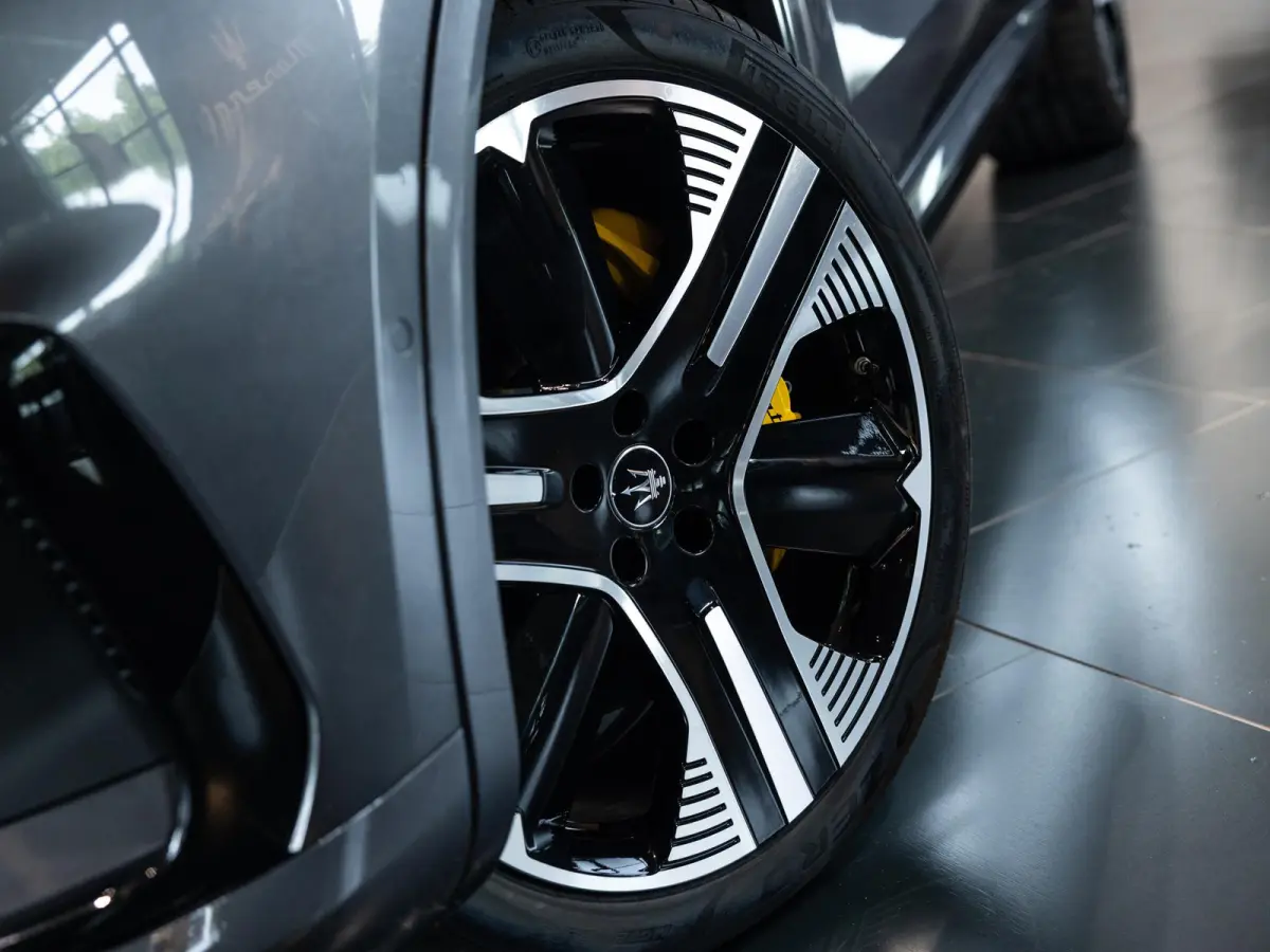 AWD Folgore 105kWh | 550pk | panoramadak | 360 camera | sonus faber geluid systeem