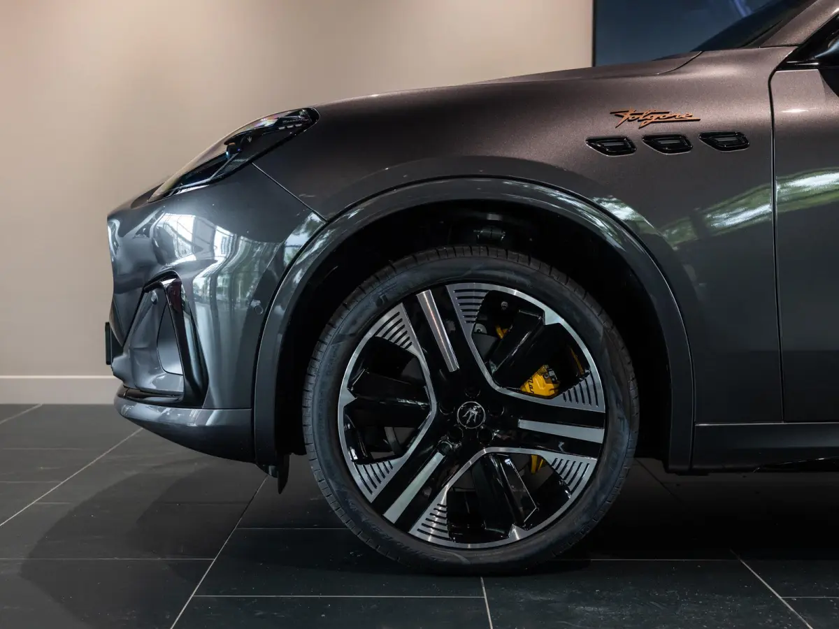 AWD Folgore 105kWh | 550pk | panoramadak | 360 camera | sonus faber geluid systeem