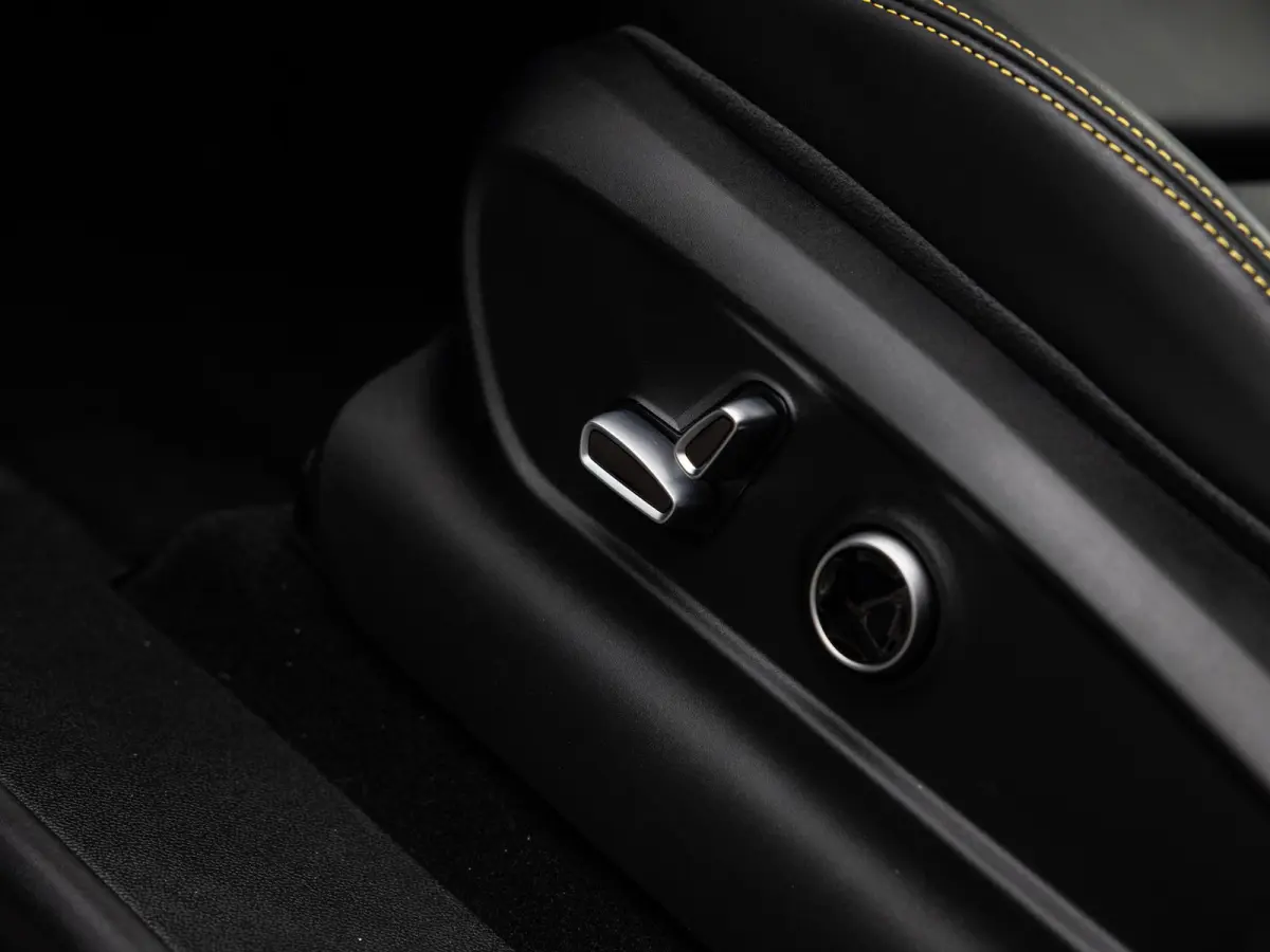 AWD Folgore 105kWh | 550pk | panoramadak | 360 camera | sonus faber geluid systeem
