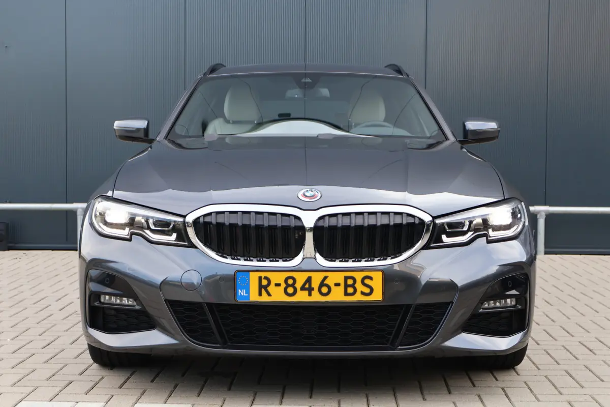 320e M-Sport Business Edition Plus | 96% soh! | 50 Jahre | Trekhaak | Stoelverwarming | Camera | Leer | DAB+