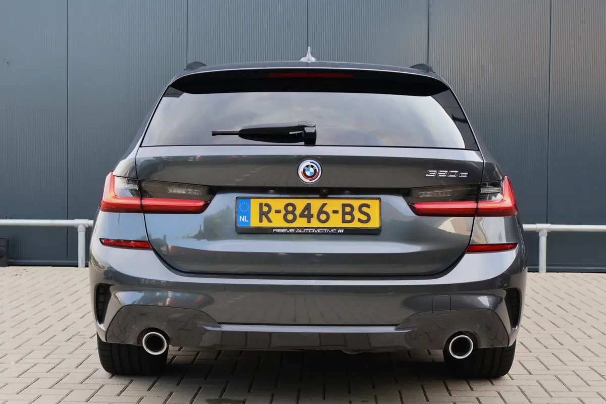 320e M-Sport Business Edition Plus | 96% soh! | 50 Jahre | Trekhaak | Stoelverwarming | Camera | Leer | DAB+