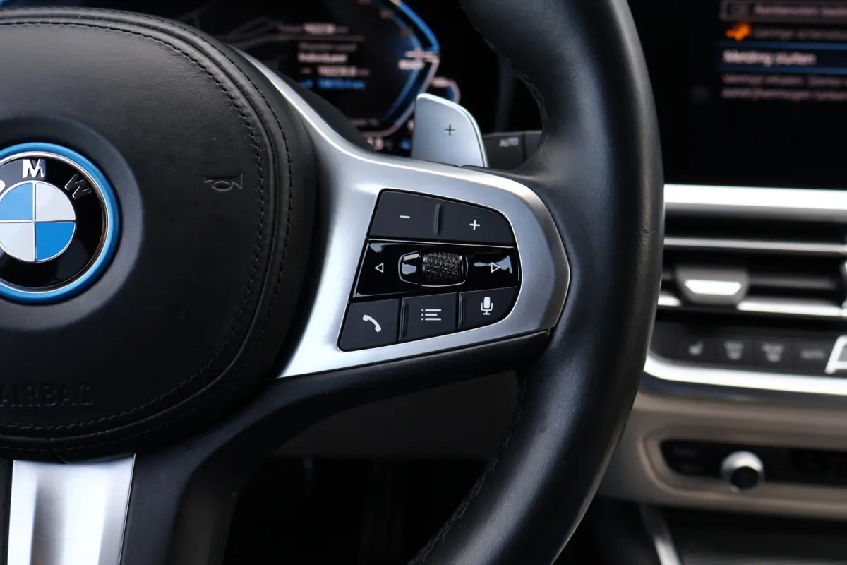 320e M-Sport Business Edition Plus | 96% soh! | 50 Jahre | Trekhaak | Stoelverwarming | Camera | Leer | DAB+