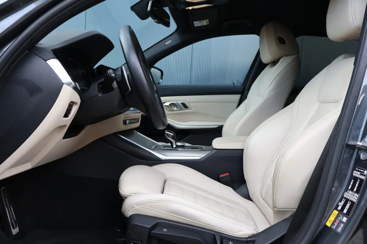 320e M-Sport Business Edition Plus | 96% soh! | 50 Jahre | Trekhaak | Stoelverwarming | Camera | Leer | DAB+
