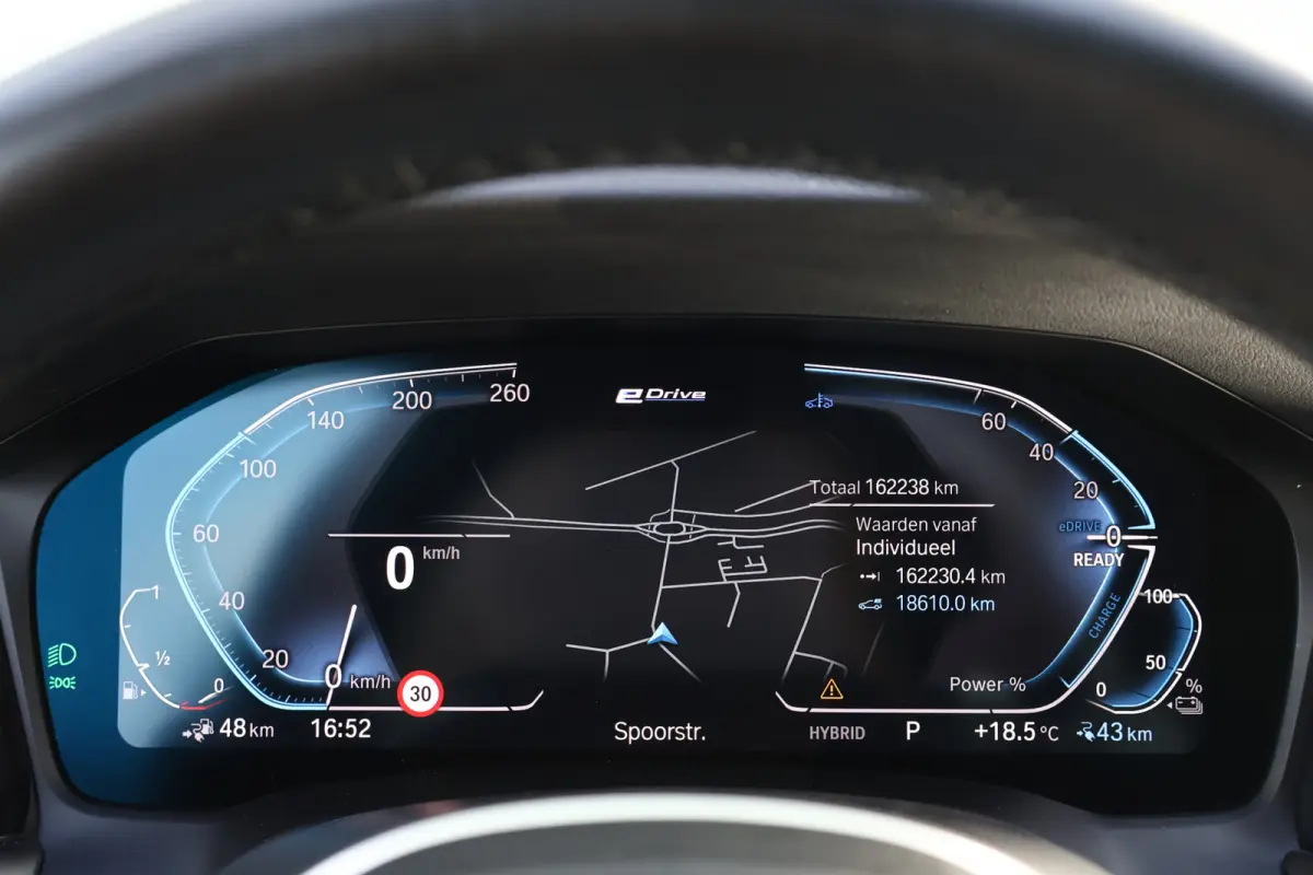 320e M-Sport Business Edition Plus | 96% soh! | 50 Jahre | Trekhaak | Stoelverwarming | Camera | Leer | DAB+