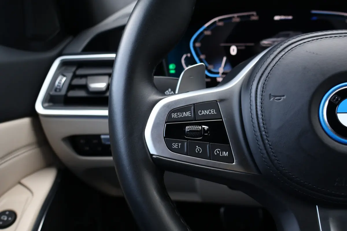 320e M-Sport Business Edition Plus | 96% soh! | 50 Jahre | Trekhaak | Stoelverwarming | Camera | Leer | DAB+