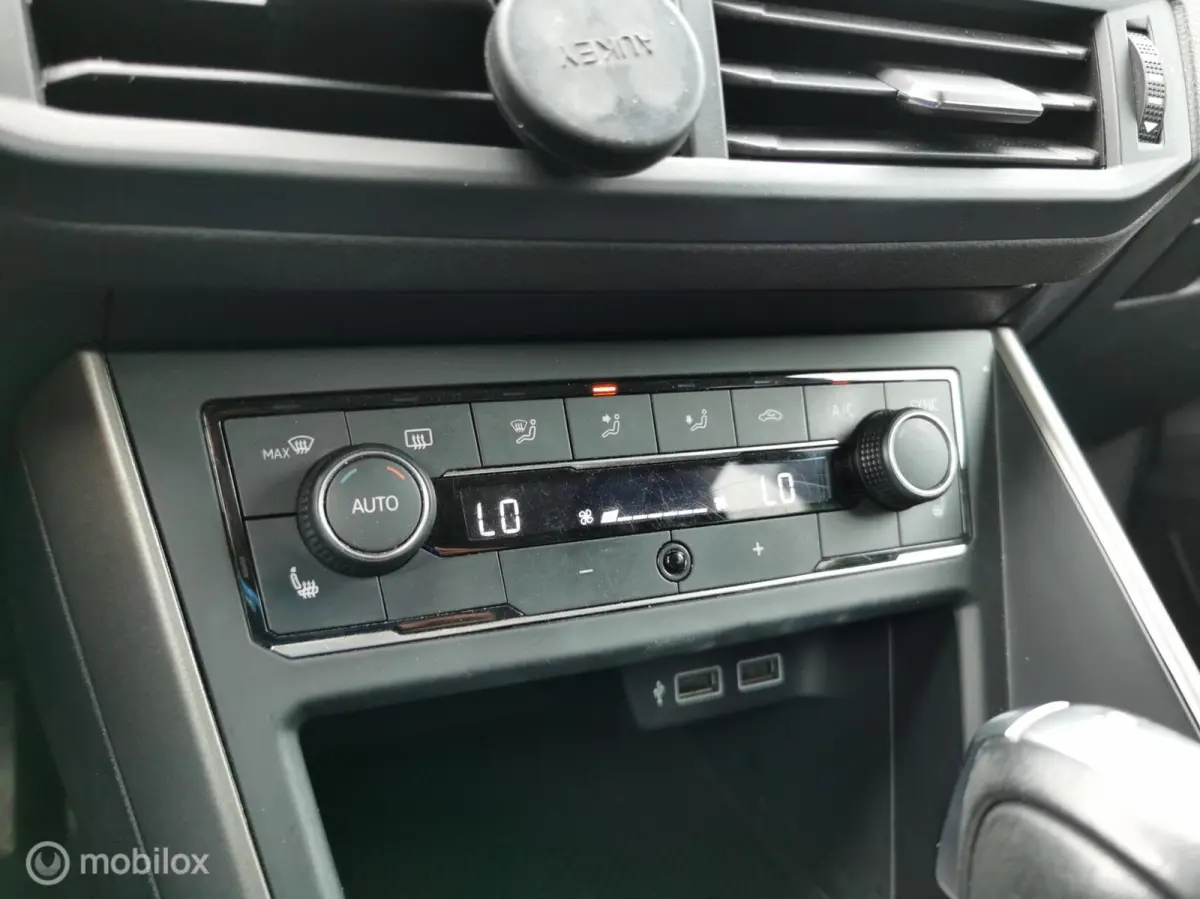 1.0 TSI COMFORTLINE/95PK/DSG/ACC/NAV/PDC/VOL