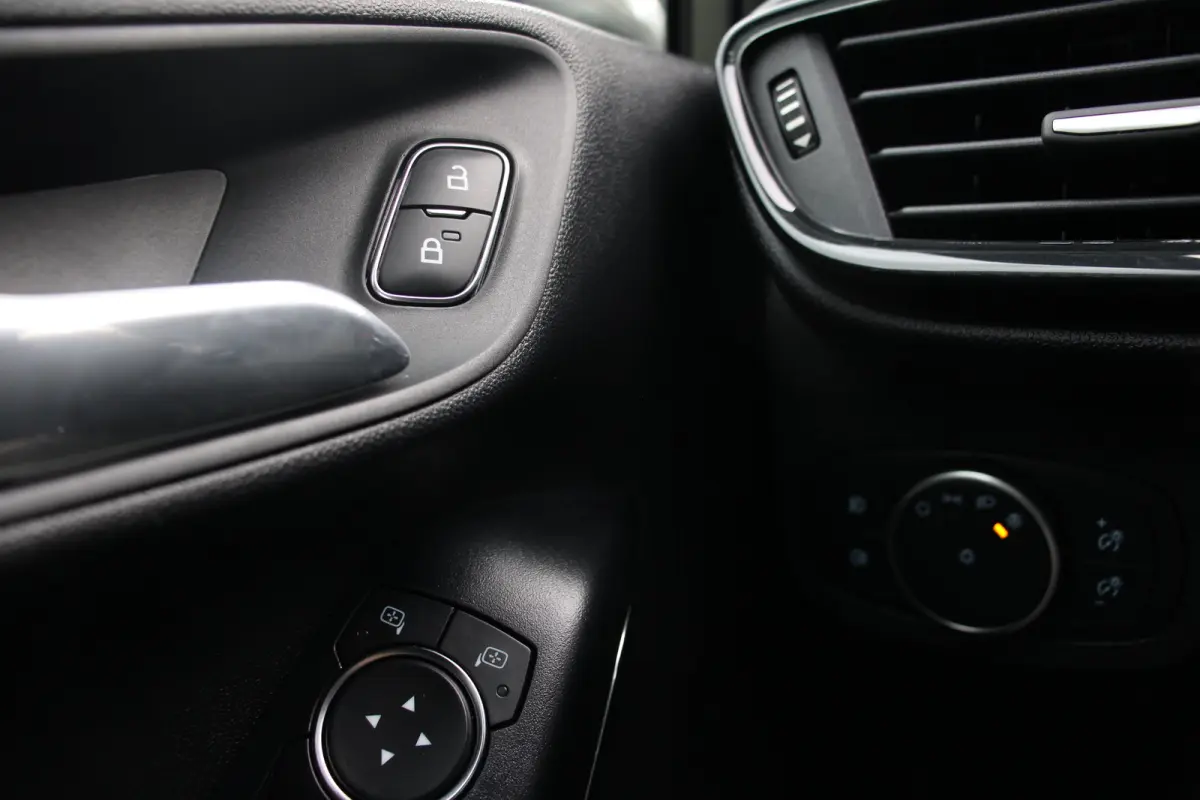 1.5EcoBoost 200pk ST-3 NL-auto! | Winter Pack | B&O | Navi | Camera | Full LED |