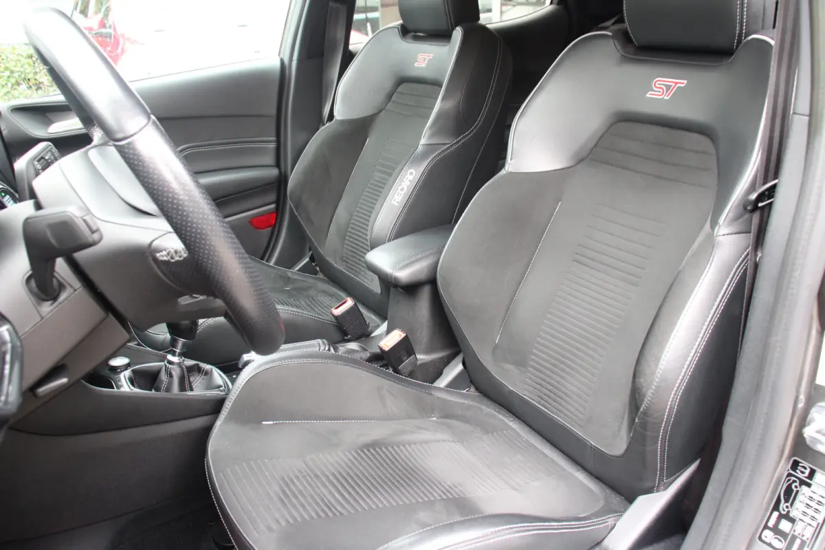 1.5EcoBoost 200pk ST-3 NL-auto! | Winter Pack | B&O | Navi | Camera | Full LED |